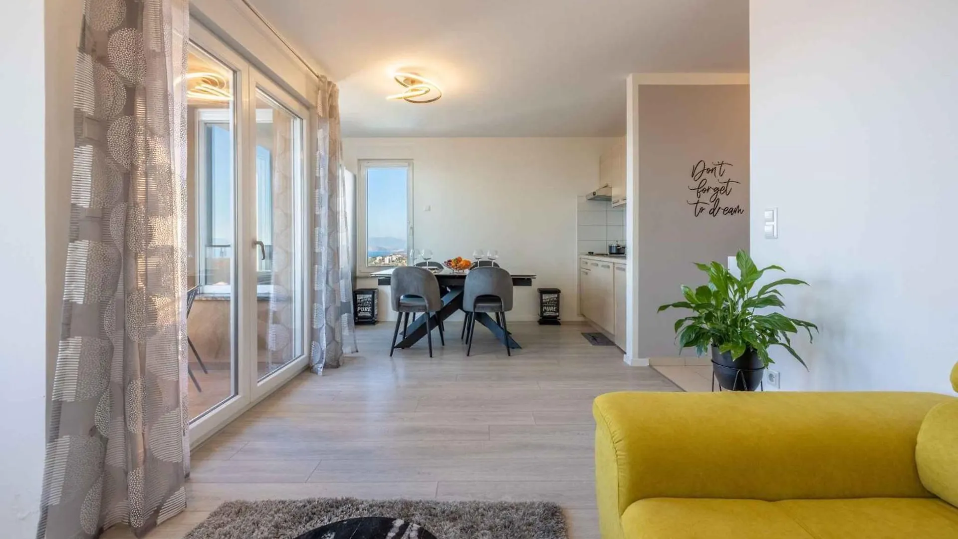 Apartments In Crikvenica 41686 Croatia