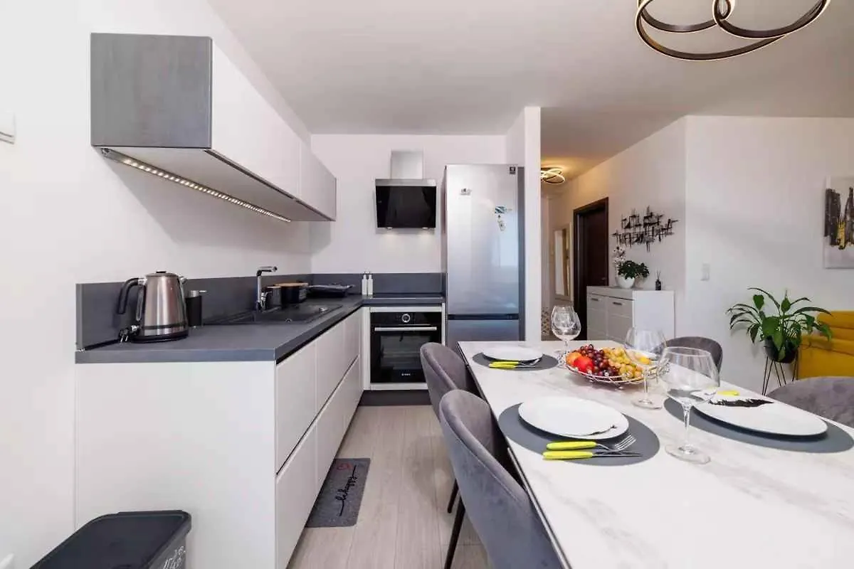 Apartments In Crikvenica 41686