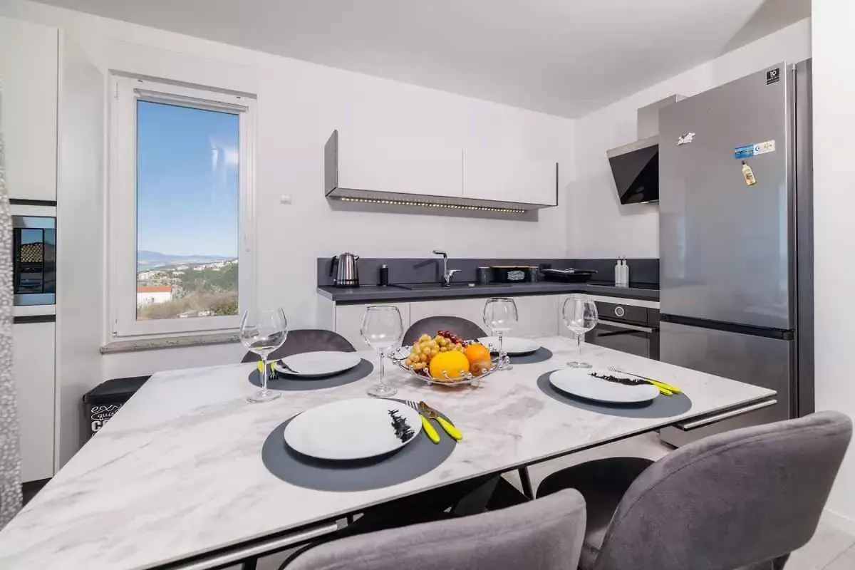 Apartments In Crikvenica 41686